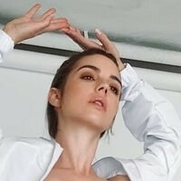 Adelaide Kane Meztelen