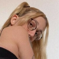 Adrianahoe Meztelen
