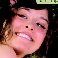 Agostinha_Red Meztelen