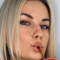 Aleksandra-Anna Meztelen