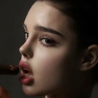 Aly.revolver Meztelen