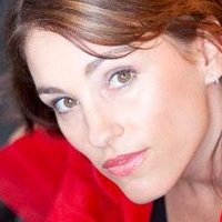Amy Jo Johnson Meztelen