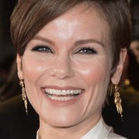 Angela Schijf Meztelen