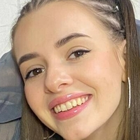 angelinalini Meztelen