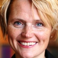 Anna Karin Meztelen