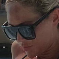 Anna Seneca Meztelen