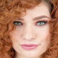 Annabel Red Meztelen