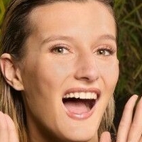 Anya Elsner Meztelen