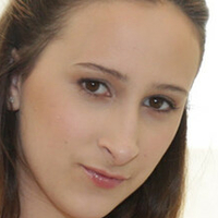 Ashley Adam Meztelen