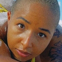 Bahayogi Alex Kaufmann Meztelen