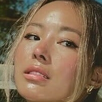 Beau Victoria Meztelen