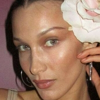 bellahadid Meztelen