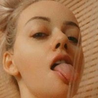 Blonde Temptress Meztelen