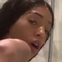 Bria Backwoods Meztelen