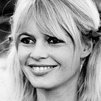 Brigitte Bardot Meztelen