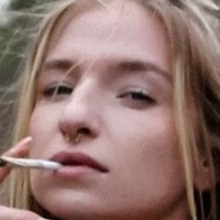 cannababy._ Meztelen