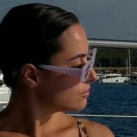 Carla Meztelen