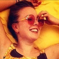 Charlotte Beaumont Meztelen