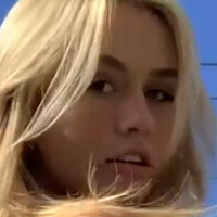 Corrin Schneider Meztelen