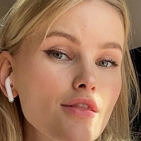 Curly lolly Meztelen