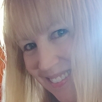 Debbie Meztelen