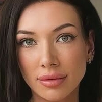 Delina Meztelen