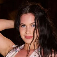 Deserae Karshna Meztelen