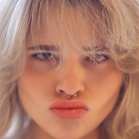 Dollshir Meztelen