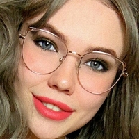dollthifa Meztelen