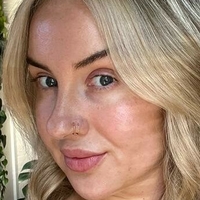 Earthi Angel Meztelen