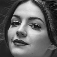 Ella Hunt Meztelen