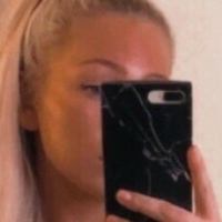 ellielouise99 Meztelen