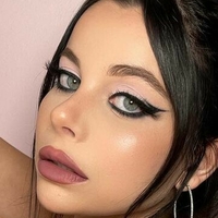 Ellise Meztelen
