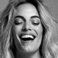 Emilia Attias Meztelen