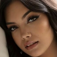 Emily Kaye Meztelen
