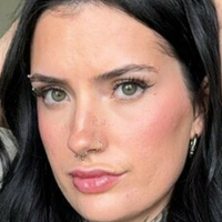 Emily Sullivan Meztelen