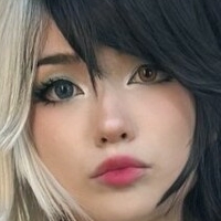 Emiru Meztelen