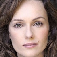 Emma Campbell-Jones Meztelen