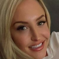 Emma Louise Jones Meztelen
