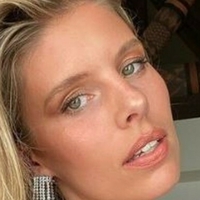 Emma Pill Meztelen
