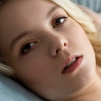 Emmi Meztelen