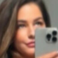 Fiona Louise Meztelen