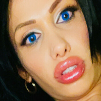 Francis Mutti Meztelen