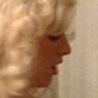 Gail Dahms-Bonine Meztelen