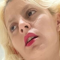 Gemiliani Lujan Meztelen