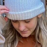 Hannah Schlenker Meztelen