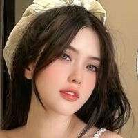 Hoàng Nhân Linh Chi Meztelen