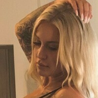 Holli Gustafson Meztelen