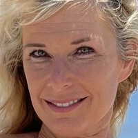 Jemma Meztelen