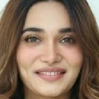 Jenifer Emmanuel Meztelen